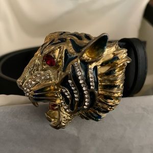 Women’s Gucci Tiger Head Belt